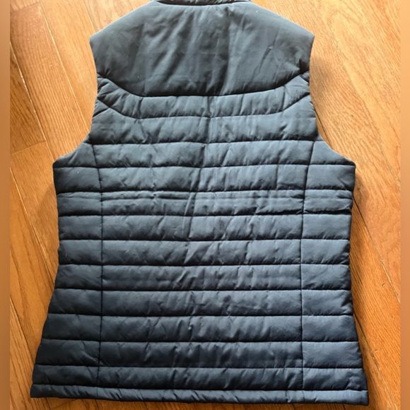 Women's Quilted Vest - Picture 2 of 8